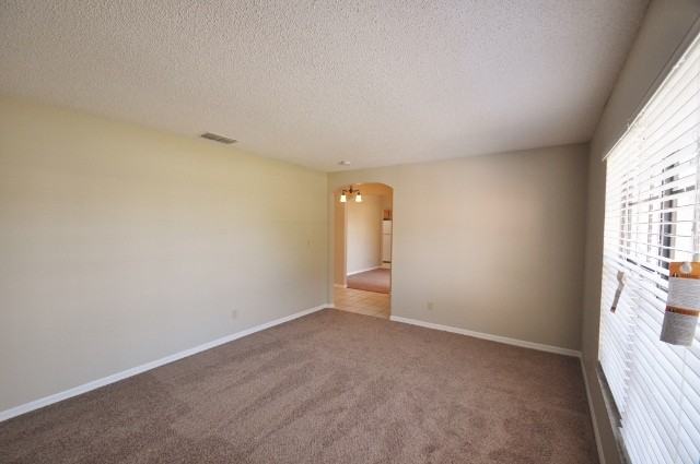 1115 Zachary Ridge Ct - Photo 3 of 7