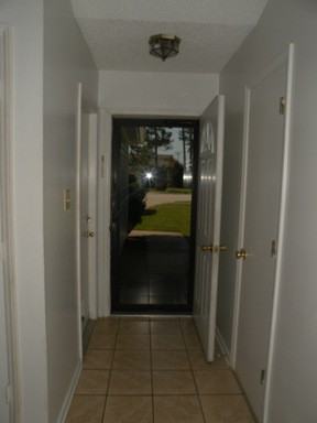 101 Village Ct - Photo 2 of 10