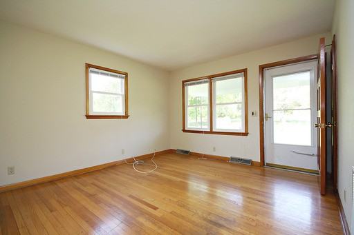 3137 Rolling Rd - Photo 3 of 13