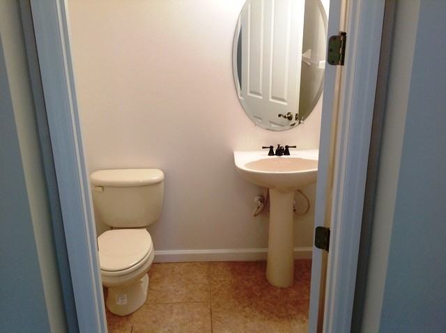 2792 Glenridge Cir - Photo 3 of 8