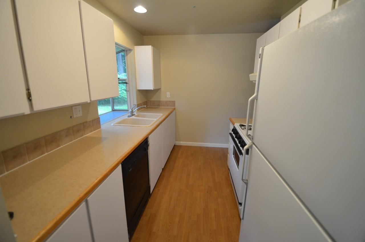 19662 SE 259th St - Photo 3 of 14