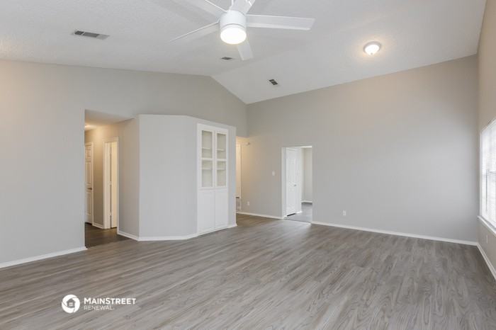 4116 O B Crowe Dr - Photo 3 of 16