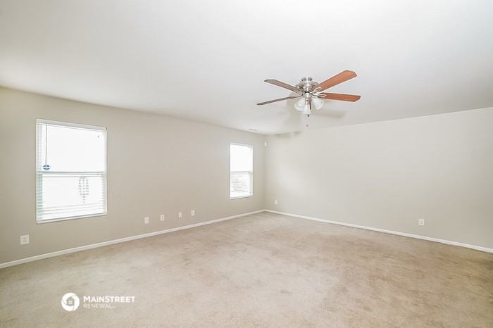 5458 Fairway Forest Dr - Photo 3 of 15