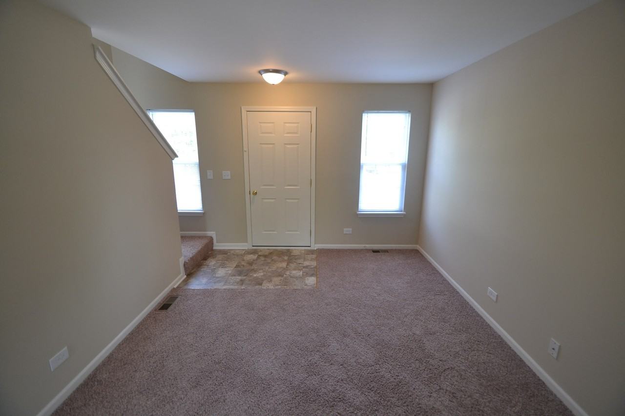 166 Clover Ct - Photo 3 of 9