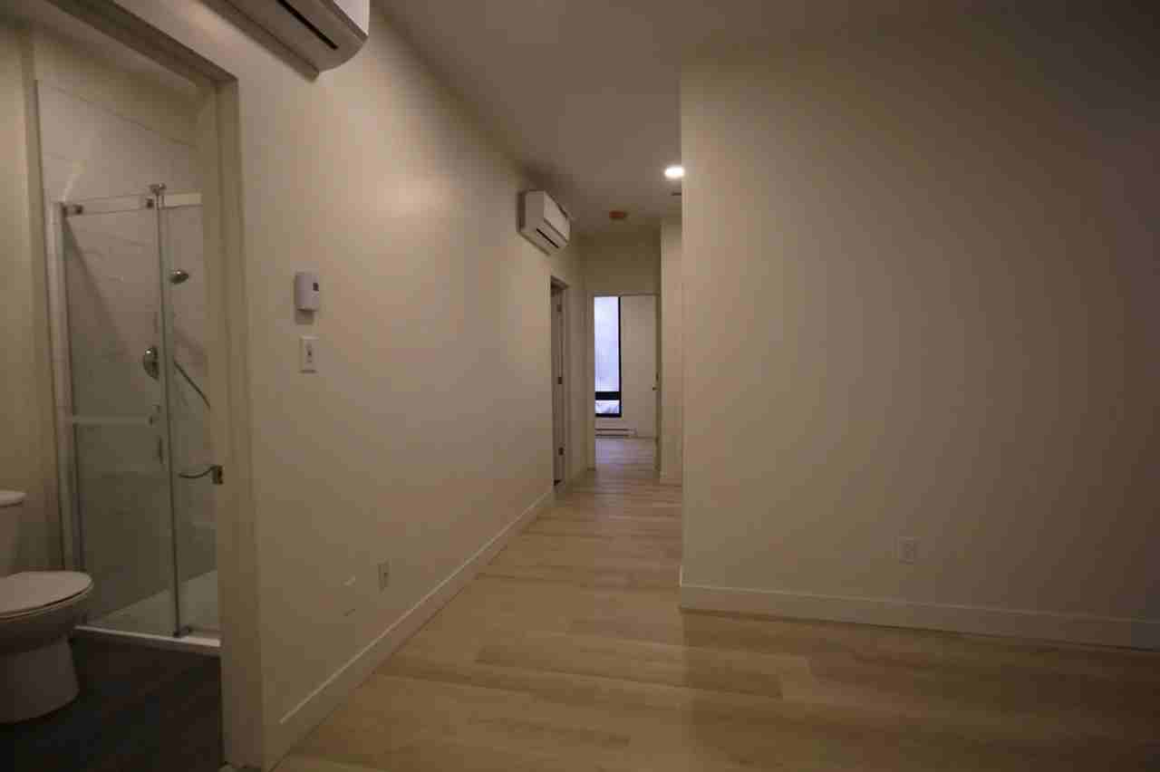 3600G Rue Lorne-Crescent #2 - Photo 3 of 7