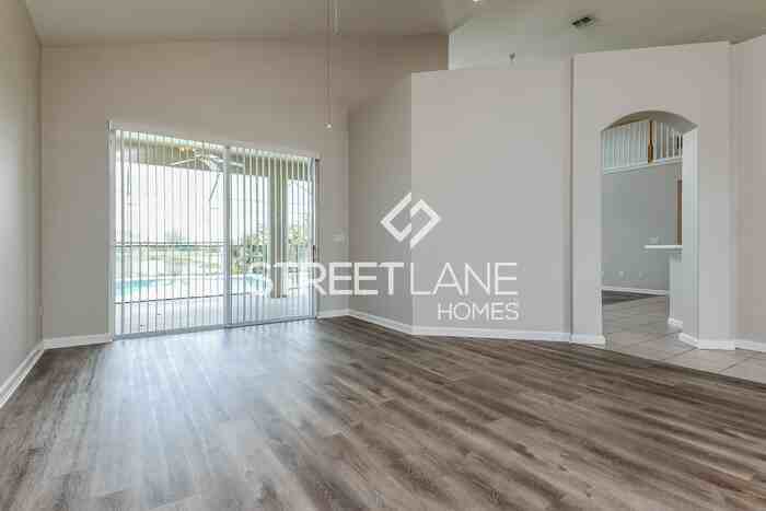 318 Belhaven Falls Dr - Photo 3 of 15