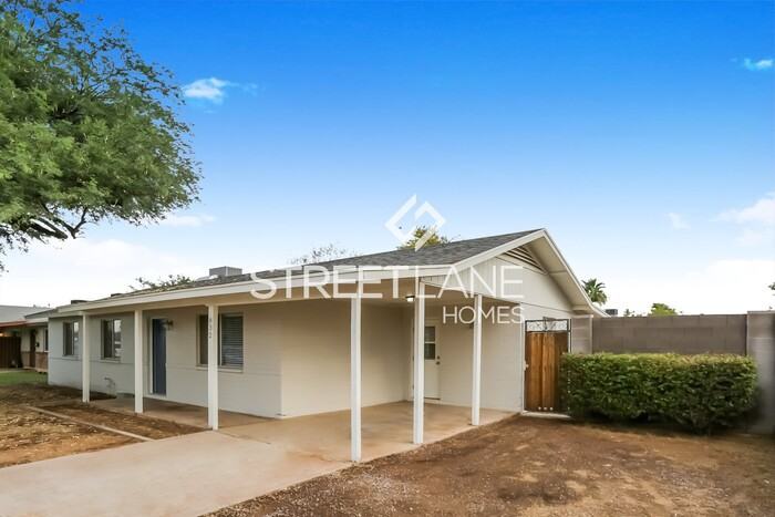 832 E Erie St - Photo 2 of 15