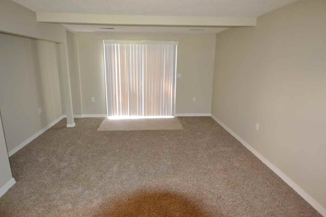 8412 Westwood Rd NE - Photo 3 of 8