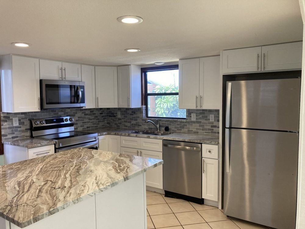 221 Ne 3rd St - Photo 3 of 23