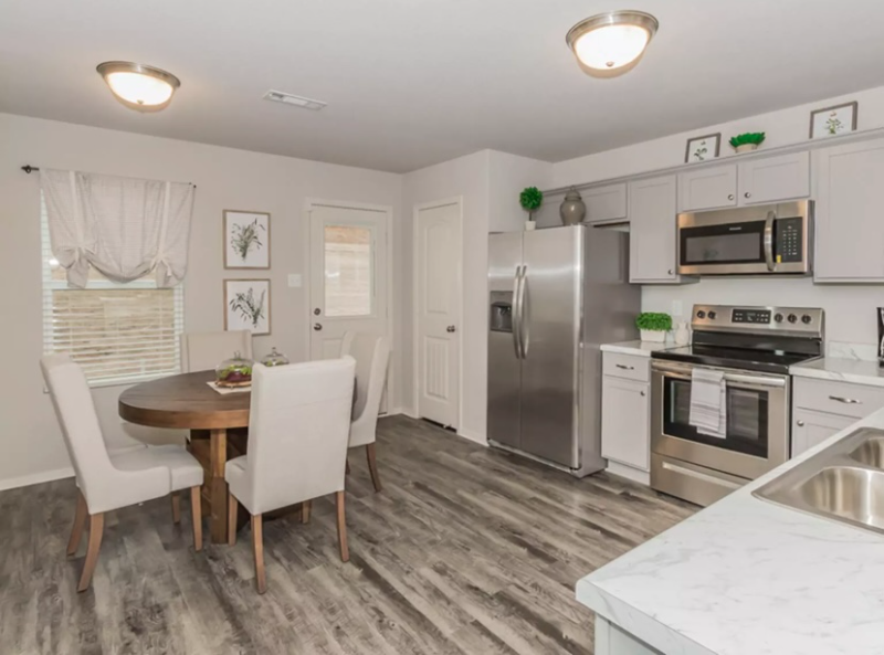 5041 Woodstream Dr - Photo 4 of 9