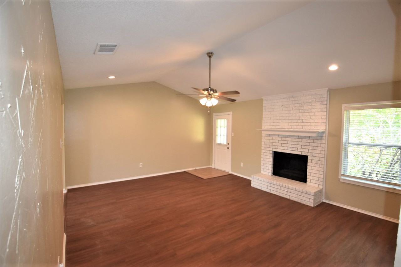 424 Guadalupe Dr - Photo 3 of 20