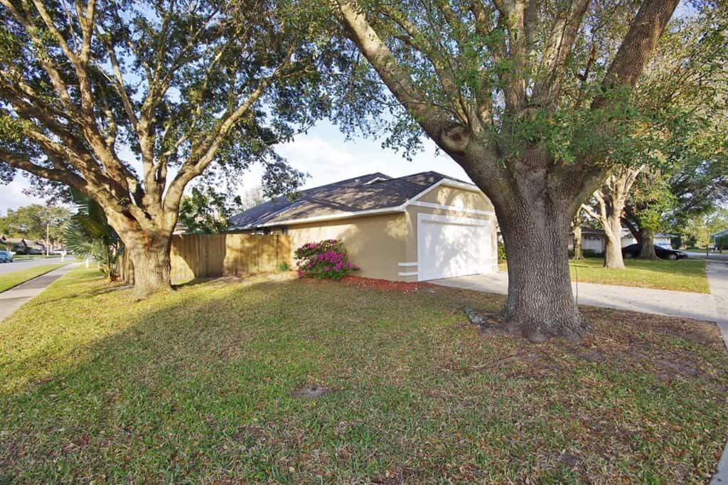 12024 Dunmore Ct - Photo 2 of 21