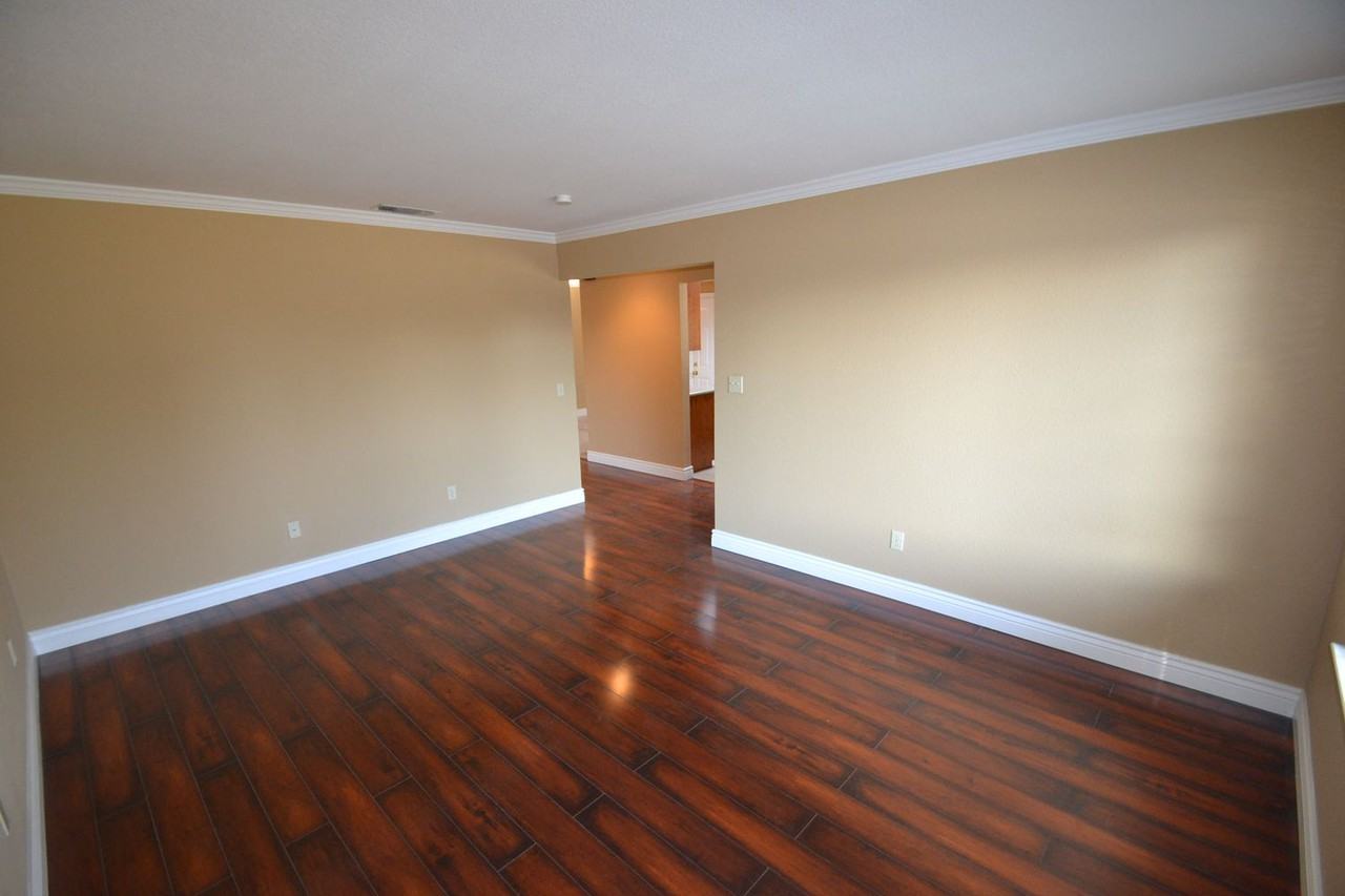 7752 Center Pkwy - Photo 3 of 10