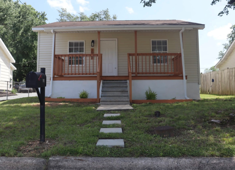 1012 Elm St - Photo 2 of 11