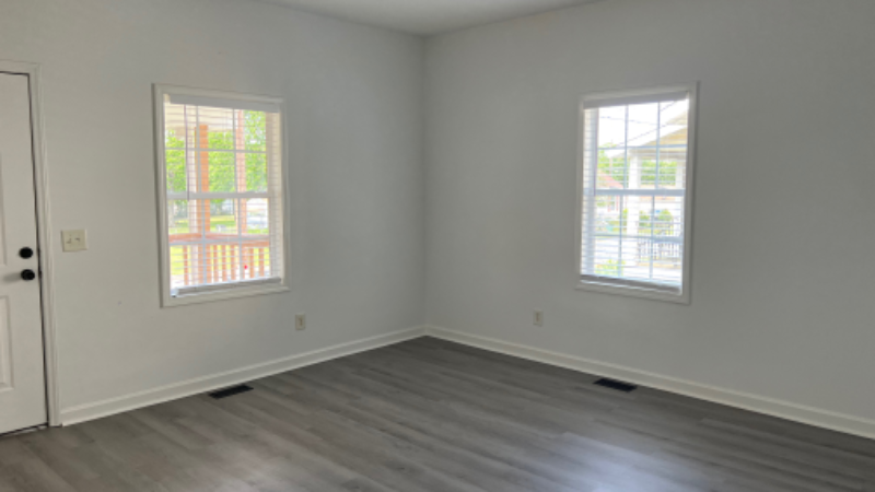 1012 Elm St - Photo 3 of 11