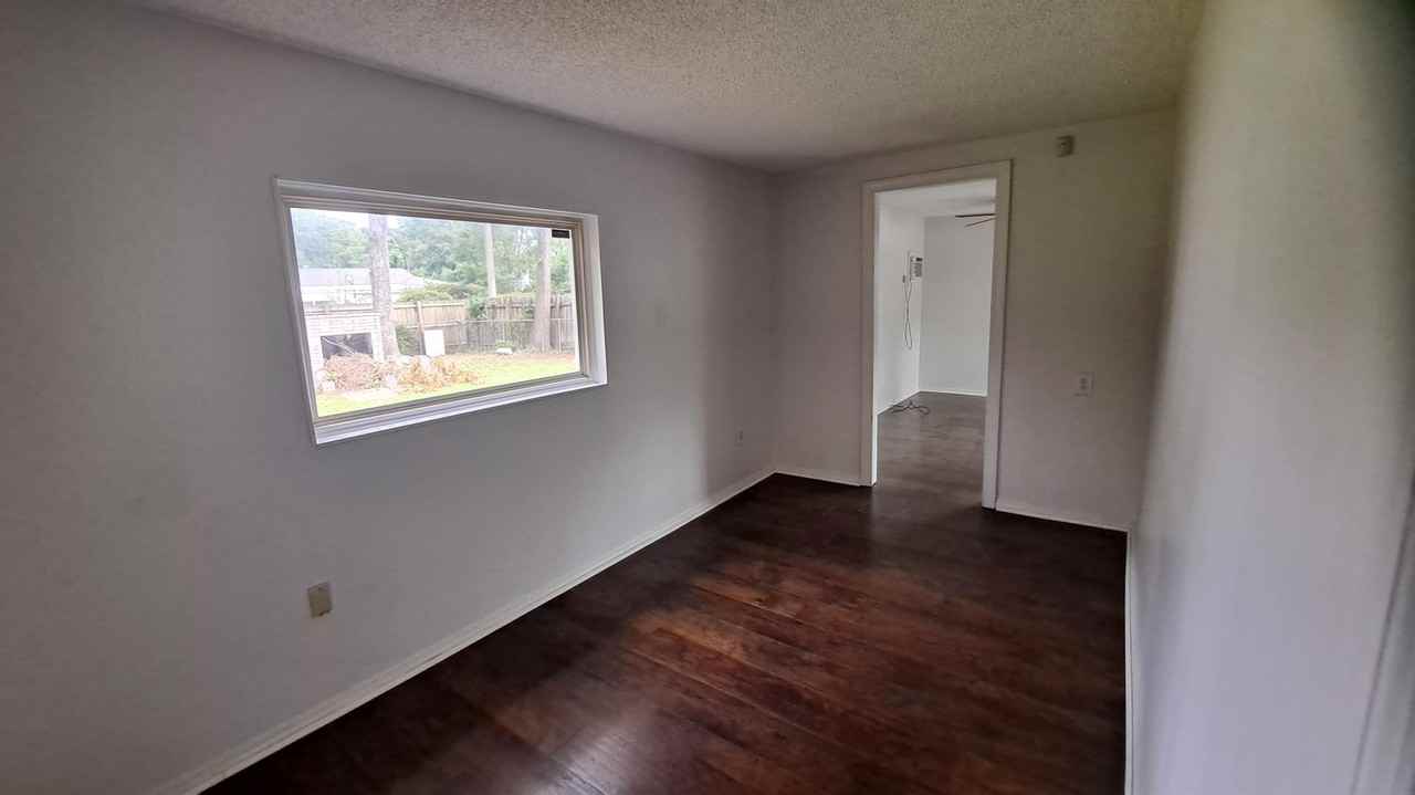 8505 Lyn Ave #1 - Photo 6 of 18