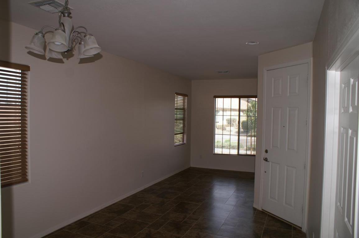 4100 S Vineyard Ave #1 - Photo 3 of 8