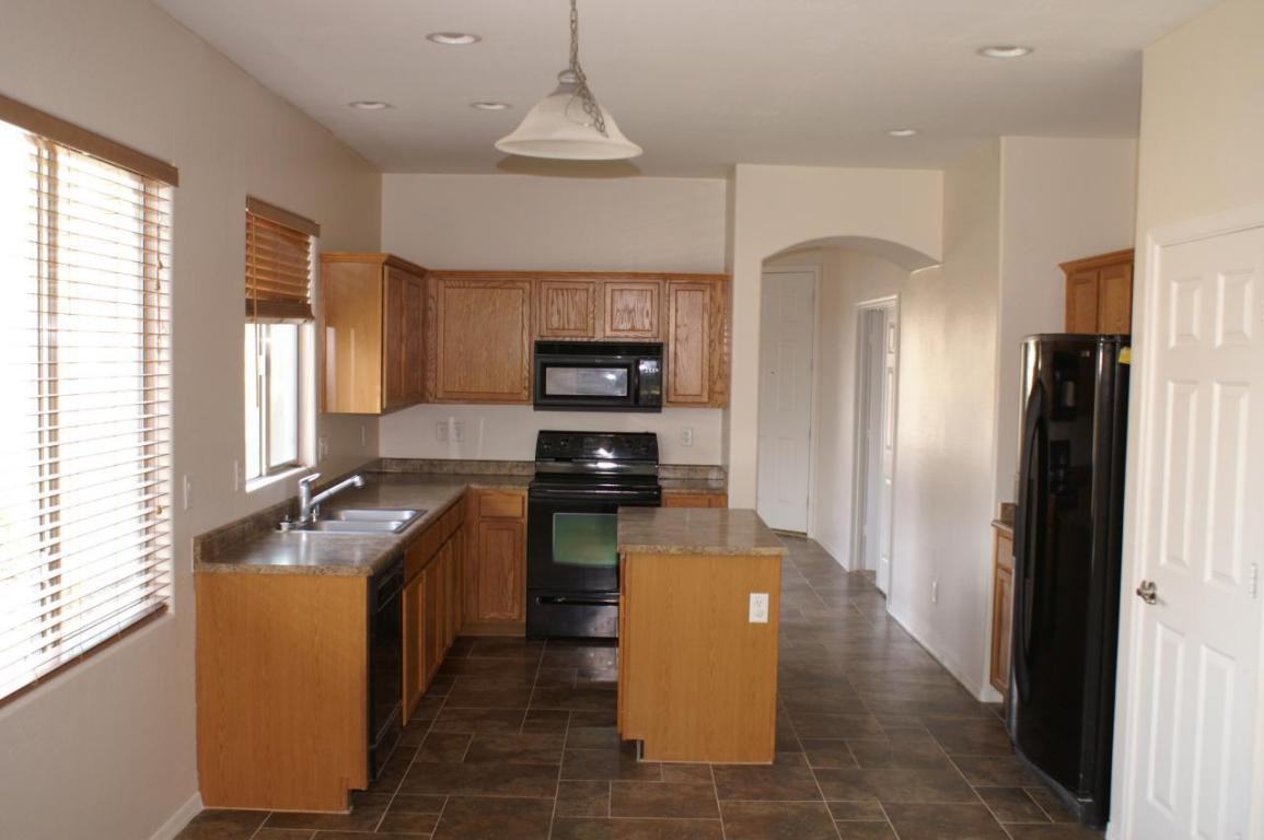 4100 S Vineyard Ave #1 - Photo 4 of 8