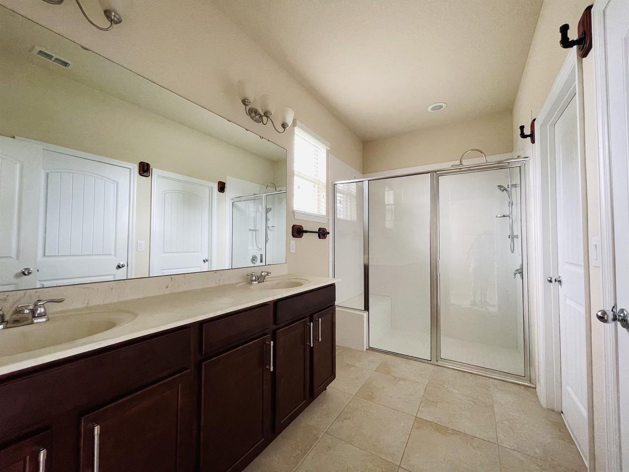 8221 Lakeview Crossing Dr #1 - Photo 7 of 14