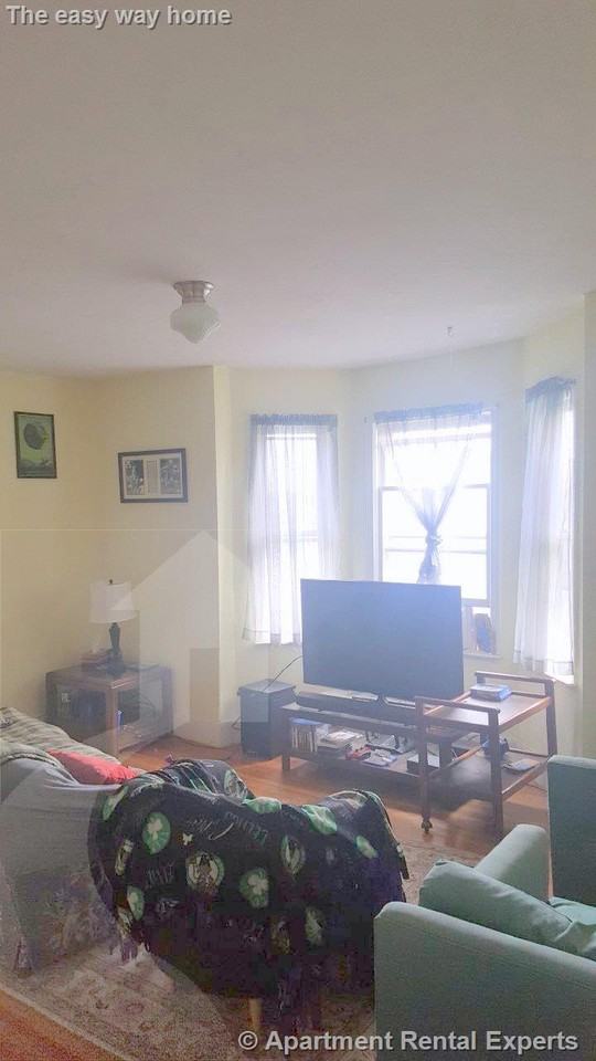 65 Clarendon Ave #3 - Photo 3 of 5
