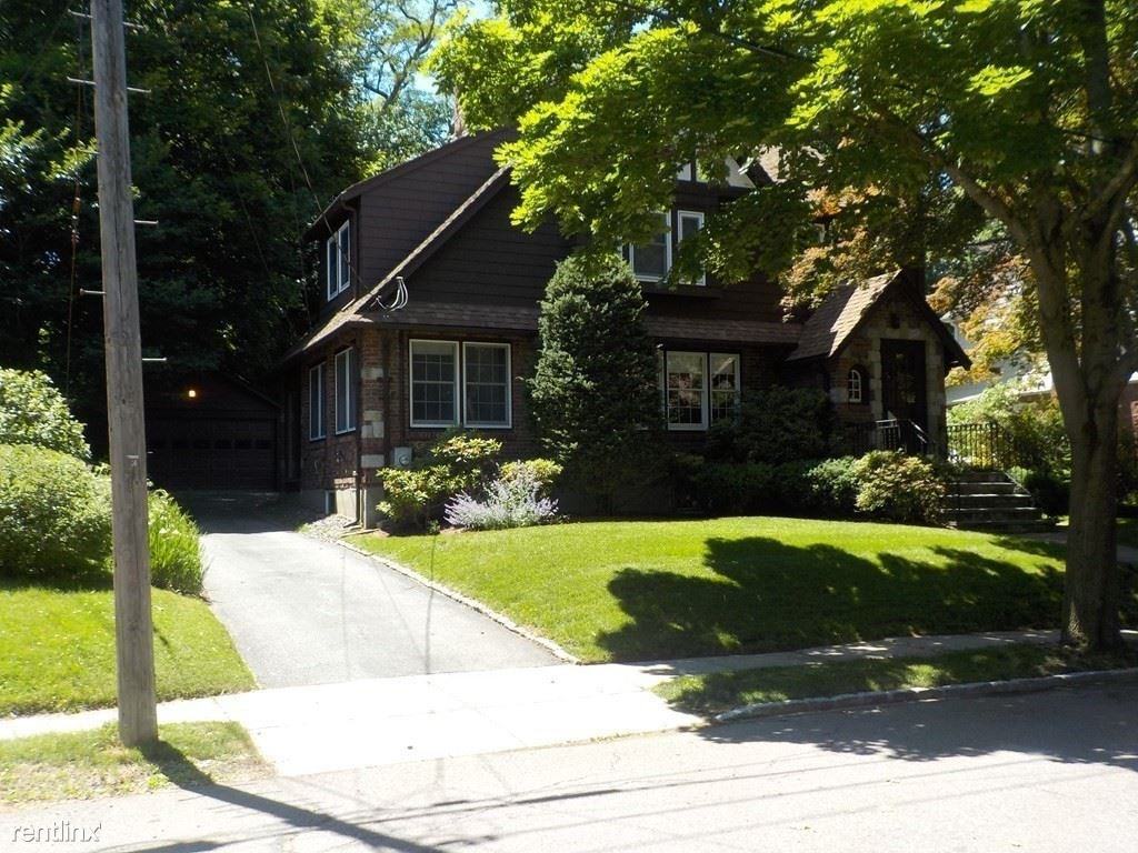 22 Ivy Rd - Photo 3 of 28