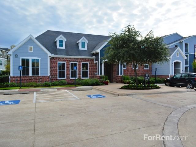 Estates at Willowbrook - Photo 2 of 24