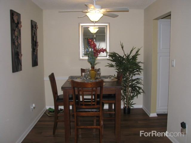 Oxford Square - Photo 3 of 18