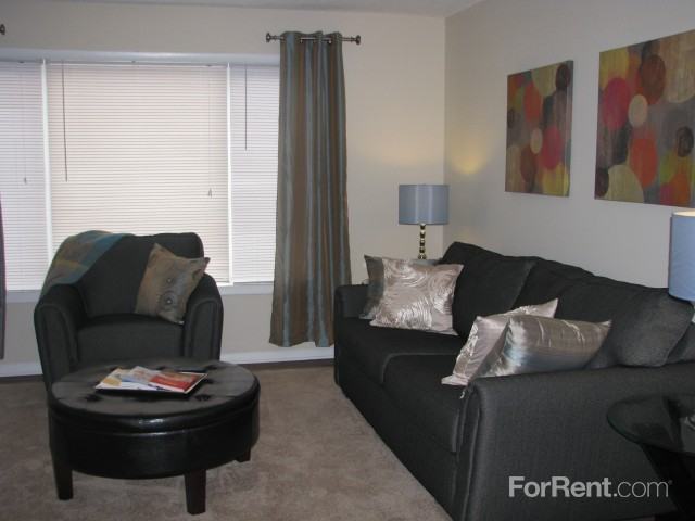 Oxford Square - Photo 2 of 18