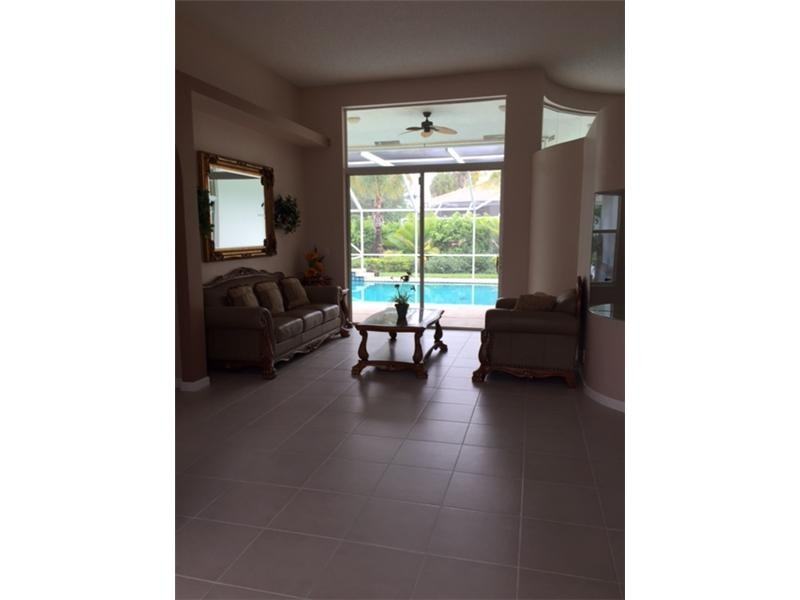 5192 Kensington Cir - Photo 2 of 12