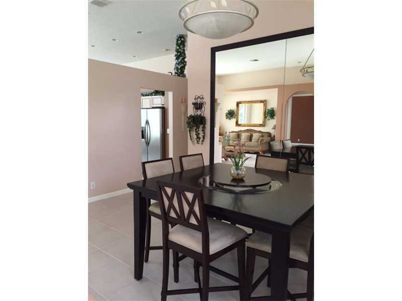 5192 Kensington Cir - Photo 3 of 12