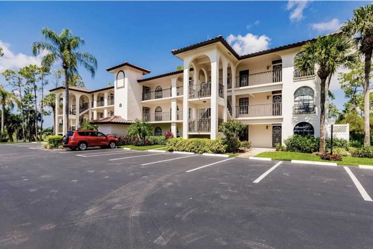 269 Deerwood Cir - Photo 2 of 27