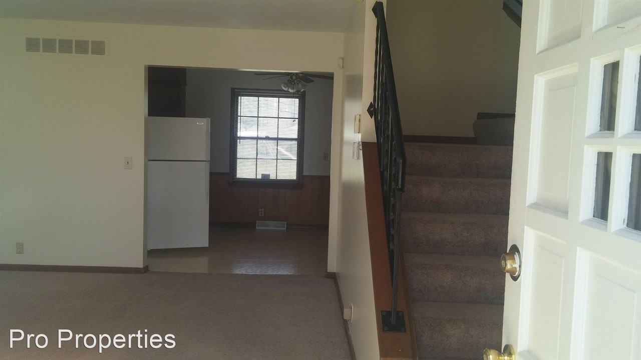 5115-5117 N 60 St - Photo 3 of 14