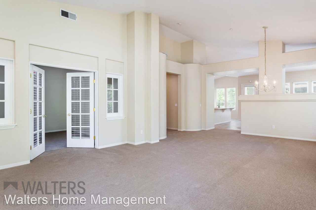 3115 Ferncreek Ln - Photo 2 of 15