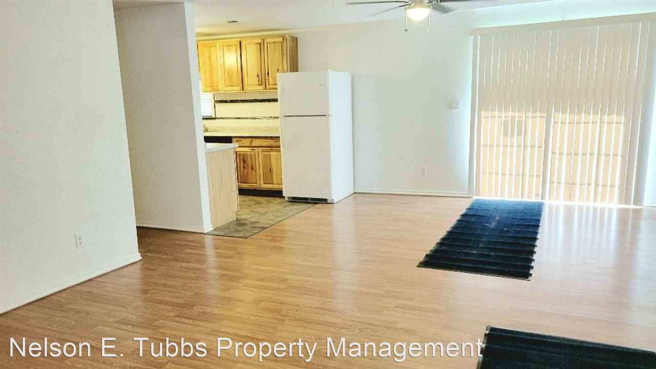 634 S Berry St - Photo 3 of 9