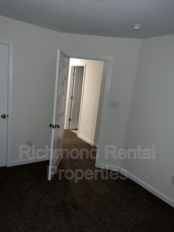 1503 Stonewall Manor Dr - Photo 4 of 14