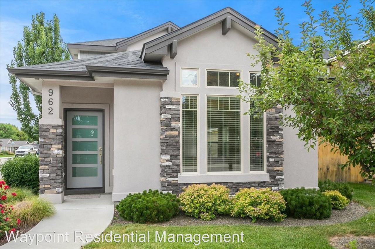 962 E Wright St - Photo 2 of 36