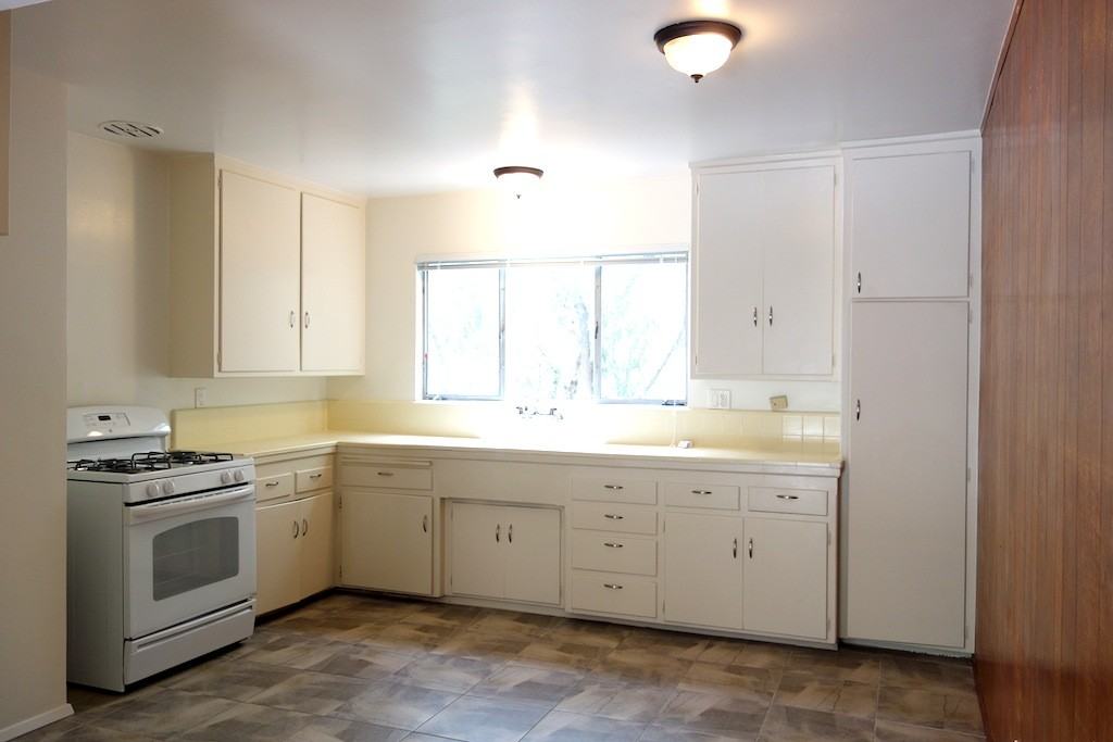 4557 Eagle Rock Blvd - Photo 3 of 21