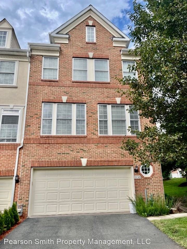 20345 Center Brook Sq - Photo 2 of 30