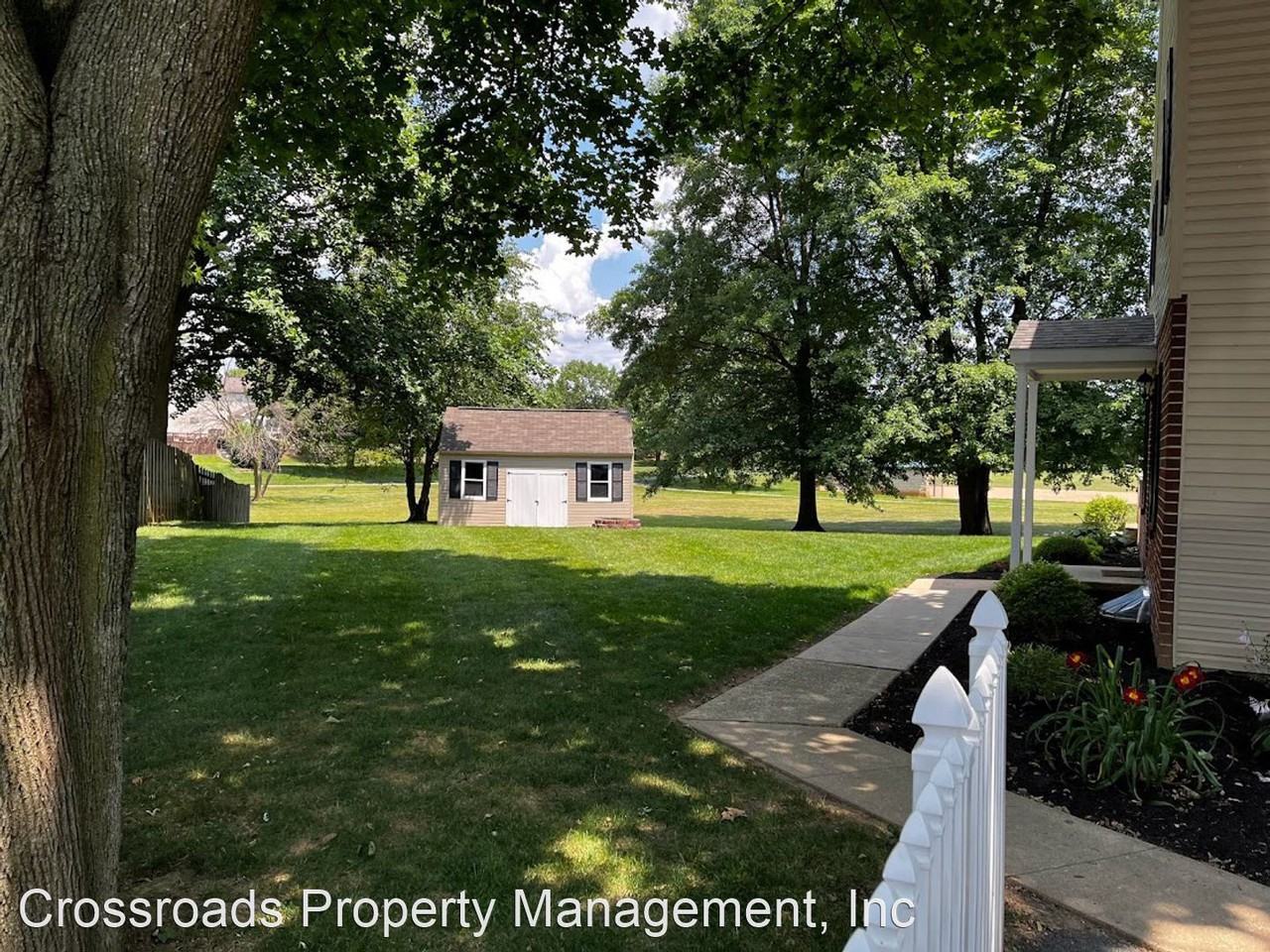 141 Maplewood Ln - Photo 2 of 19