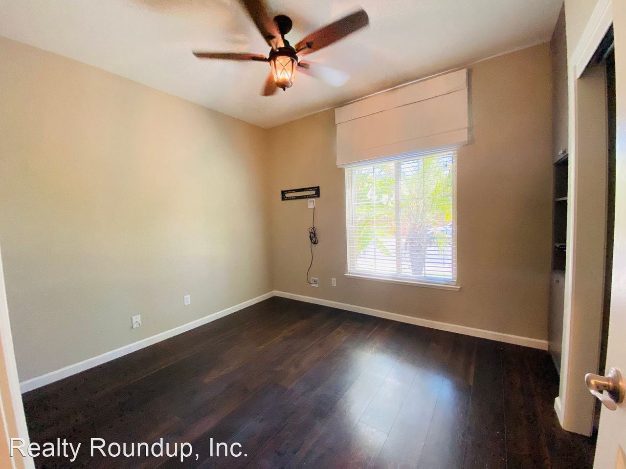 1633 Bottlebrush Cir - Photo 3 of 28
