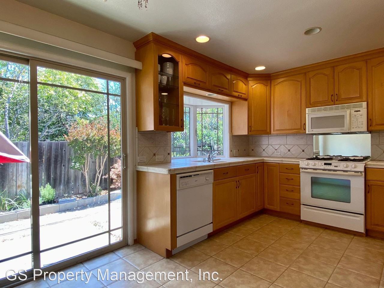 661-663 Harvard Avenue - Photo 3 of 17