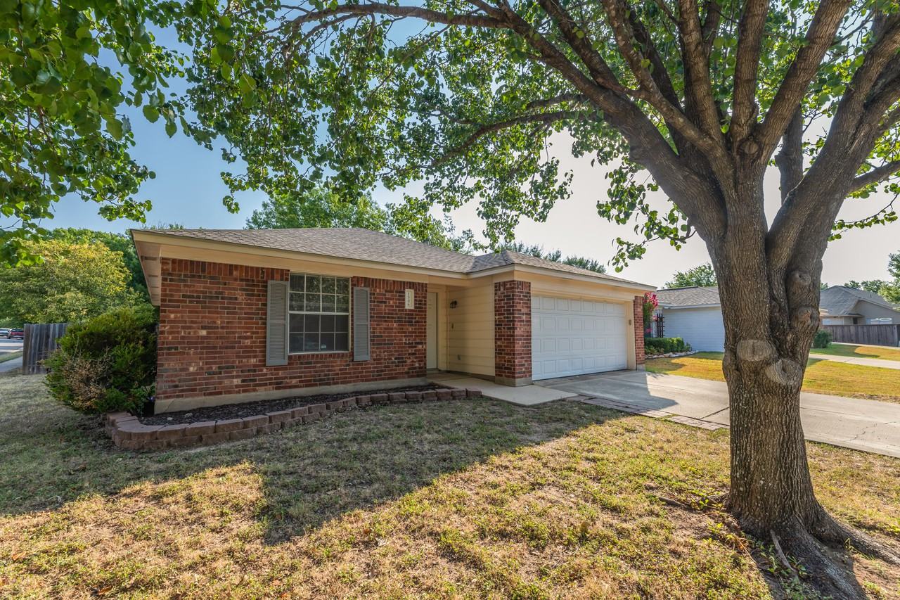 1506 Mayapple St - Photo 2 of 23