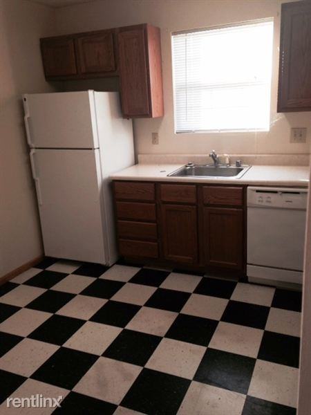 Crittenden Court Apartments - Photo 3 of 10