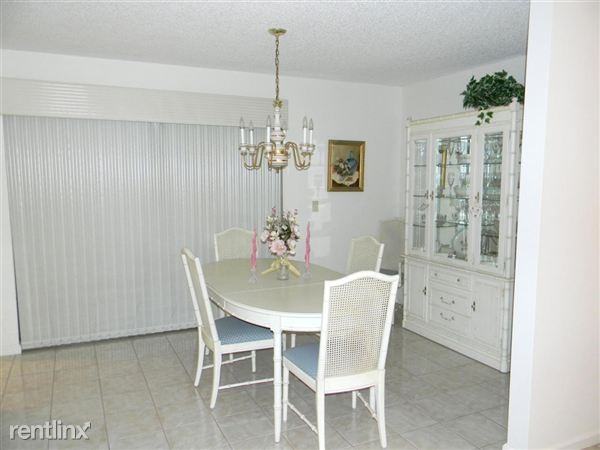 9885 Pecan Tree Dr #B - Photo 3 of 13