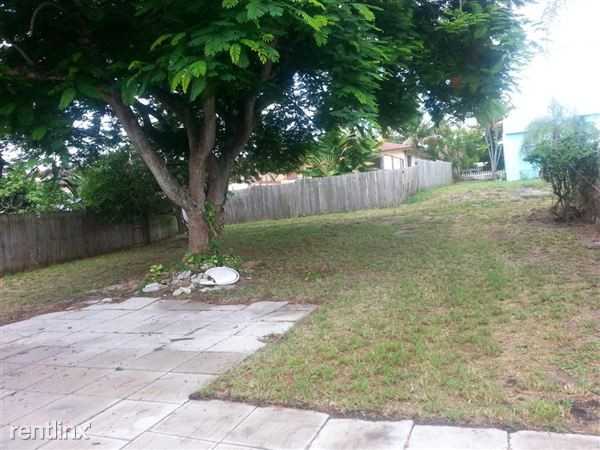 811 N B St - Photo 2 of 6