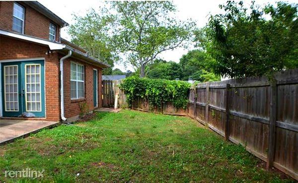 2141 Hickory Bend SE #B - Photo 2 of 10