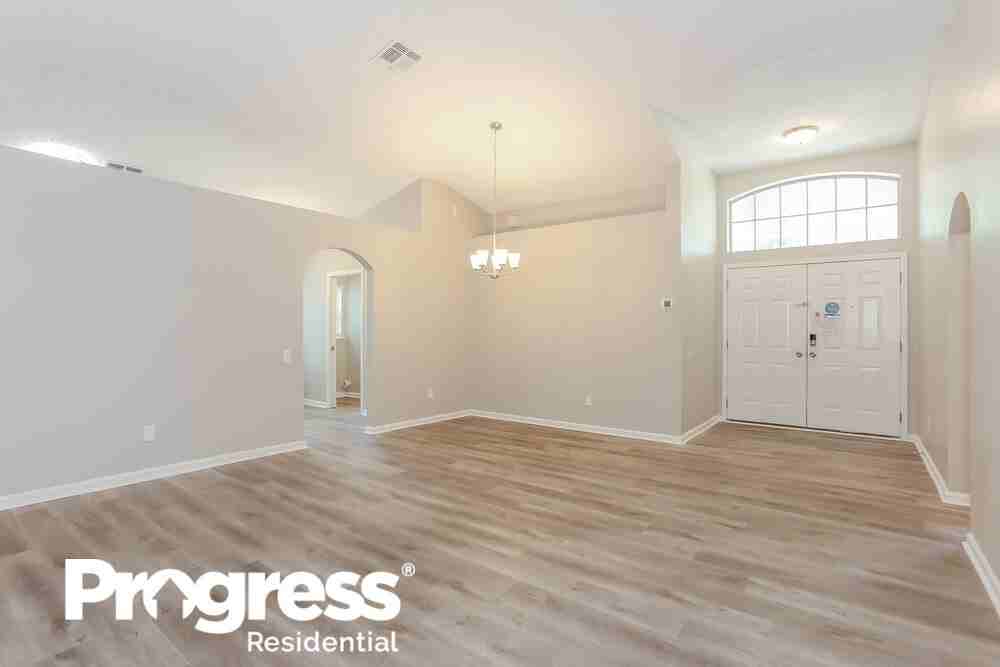 11626 Kings Ridge Ct N - Photo 3 of 16