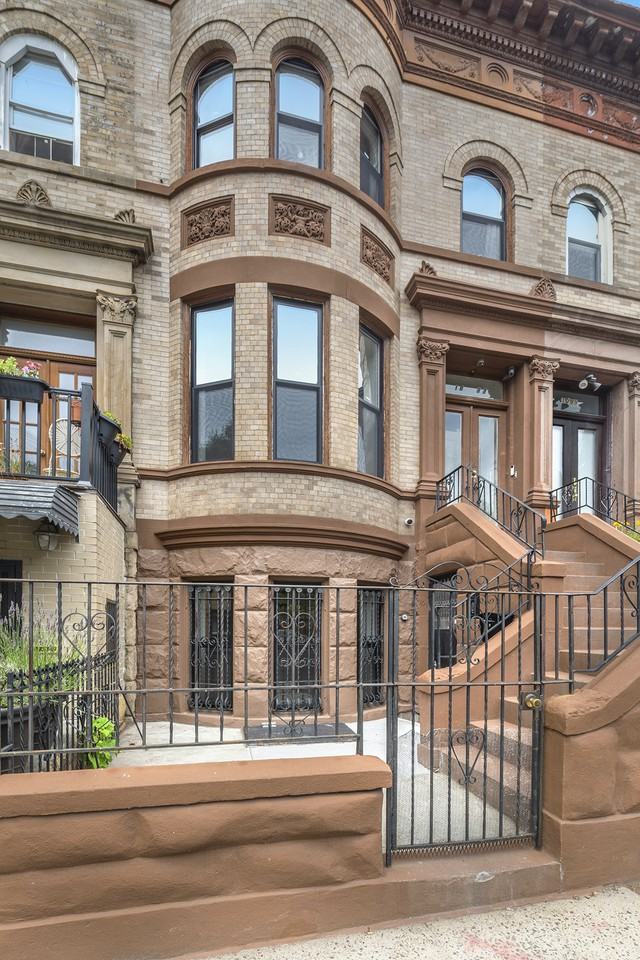 1097 Park Pl #1 - Photo 3 of 3