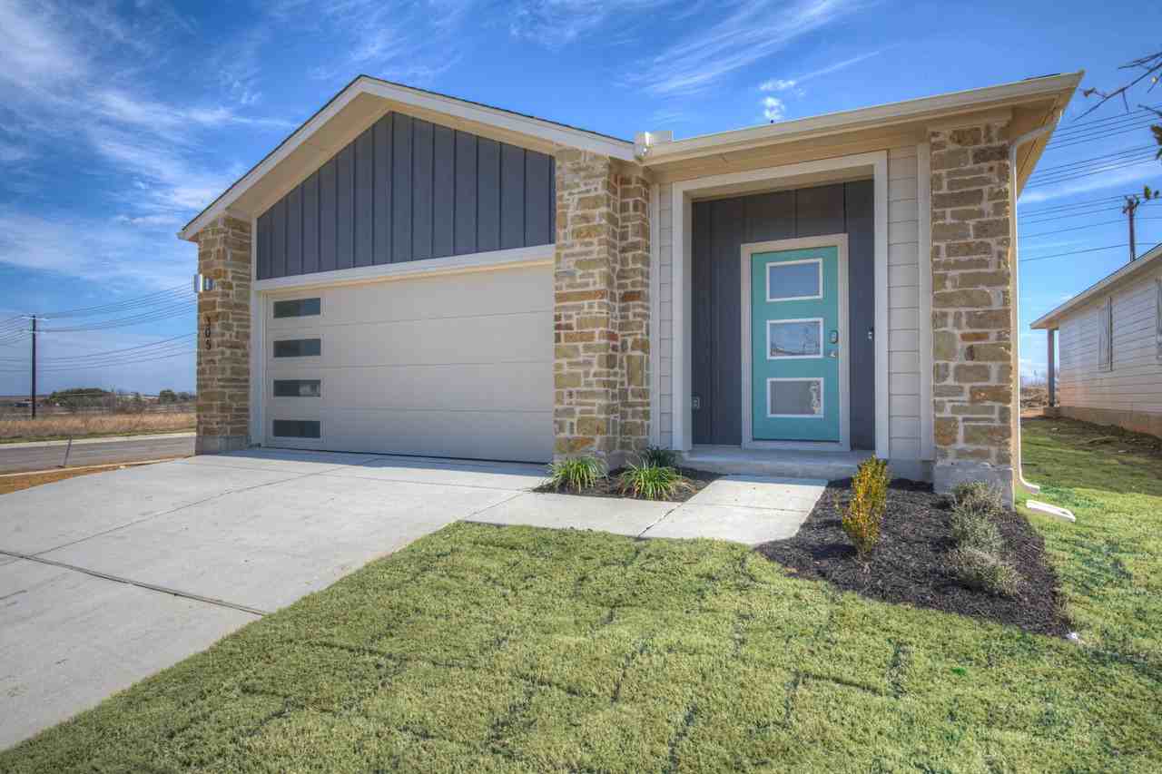 341 Robertson Rd - Photo 2 of 17
