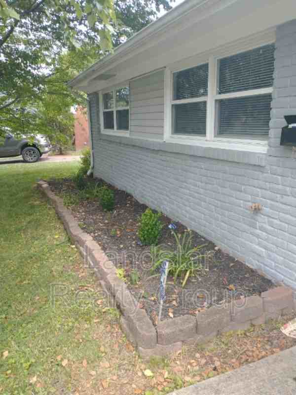 3005 Maywood Pl - Photo 3 of 36